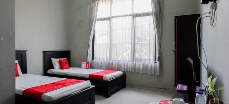 梅纳拉库杜斯附近的红多兹·西亚里亚(RedDoorz Syariah Near Menara Kudus)图片