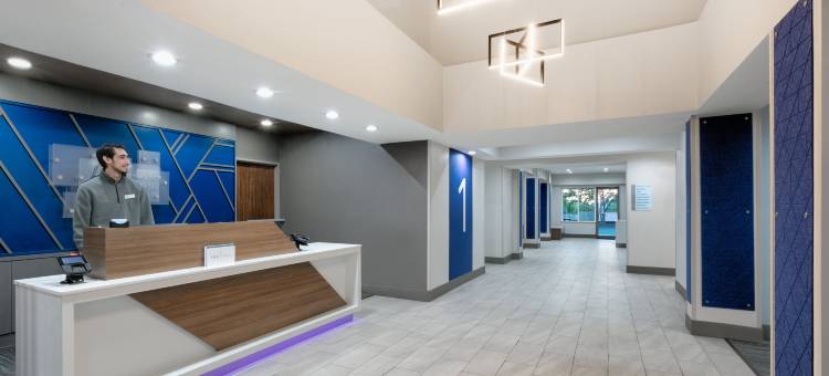 智选假日套房酒店达拉斯小牛队的中央公园东北(Holiday Inn Express & Suites Dallas Park Central Northeast)图片