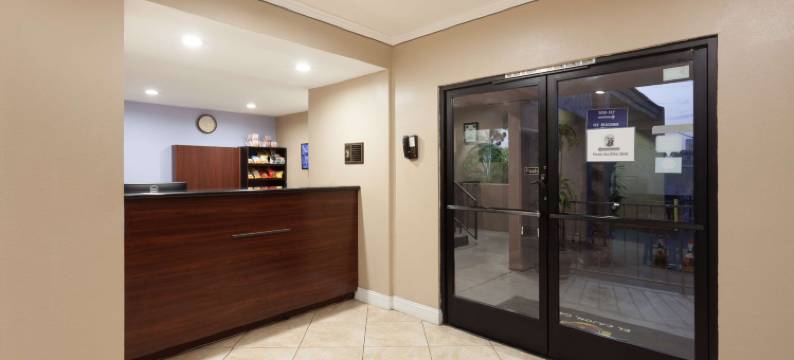 埃尔卡洪/圣迭戈温德姆速 8 酒店(Super 8 by Wyndham El Cajon/San Diego)图片