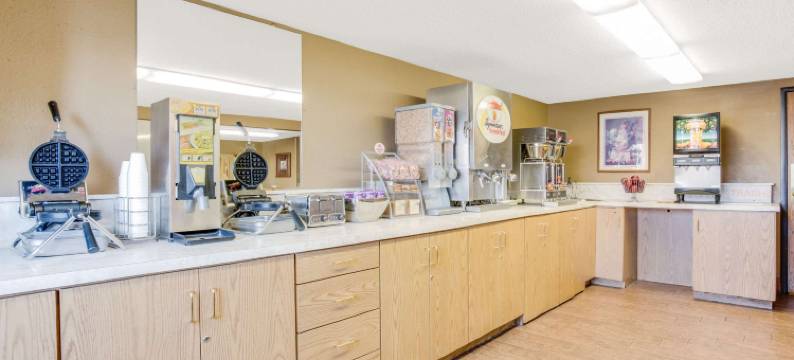 米切尔速8酒店(Super 8 by Wyndham Mitchell)图片