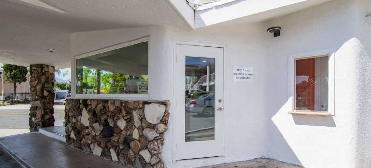 加利福尼亚市中心圣贝纳迪诺 6 号汽车旅馆(Motel 6 San Bernardino, CA - Downtown)图片