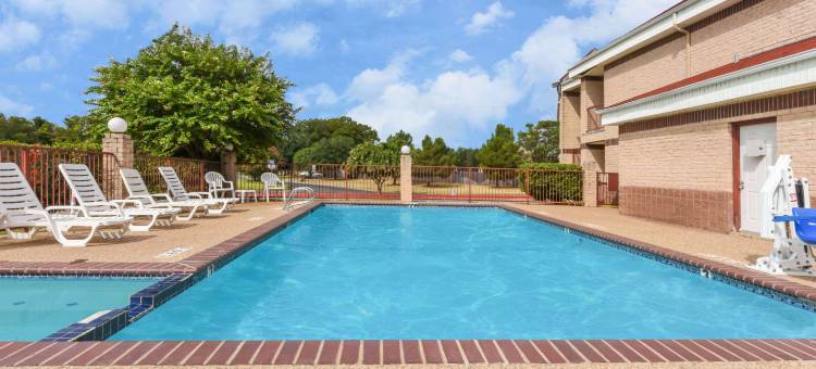 格兰伯里戴斯酒店(Days Inn by Wyndham Granbury)图片