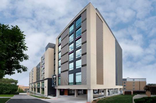 雅乐轩堪萨斯城乡村俱乐部广场酒店(Aloft Kansas City Country Club Plaza)