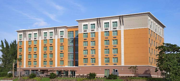 洲际酒店集团迈阿密机场蓝色泻湖区智选假日酒店(Holiday Inn Express Miami Airport-Blue Lagoon Area, an IHG Hotel)图片