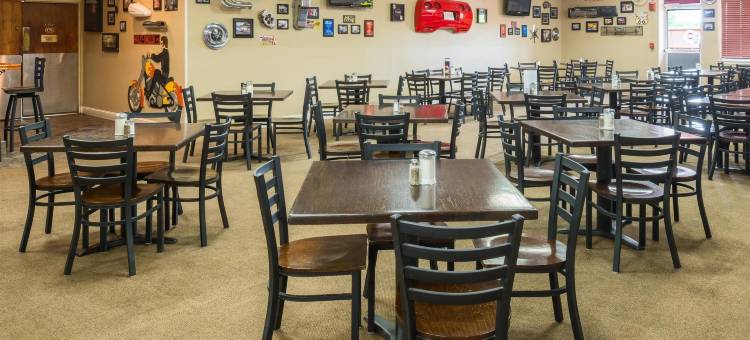 博林格林温德姆华美达酒店(Ramada by Wyndham Bowling Green)图片