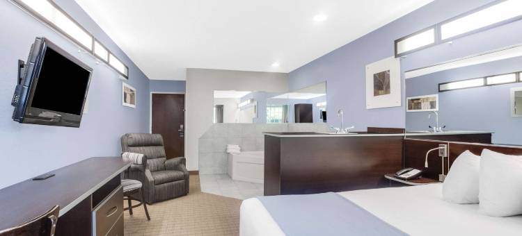 巴斯麦客达套房酒店(Microtel Inn & Suites by Wyndham Bath)图片