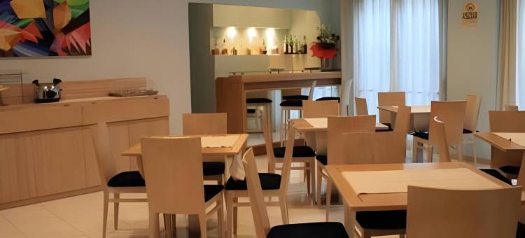 起亚鲁纳酒店(Hotel Chiaraluna)图片