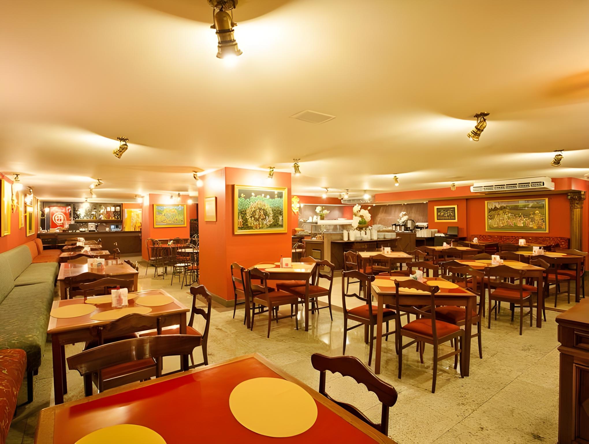 Dayrell Hotel e Centro de Convenções Over view