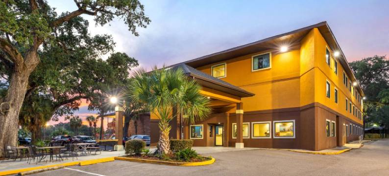 比洛克西海滩戴斯酒店(Days Inn by Wyndham Biloxi Beach)图片