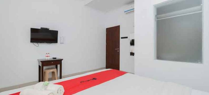 红多兹酒店-近爪哇帖木儿公园(RedDoorz Near Jawa Timur Park 3)图片