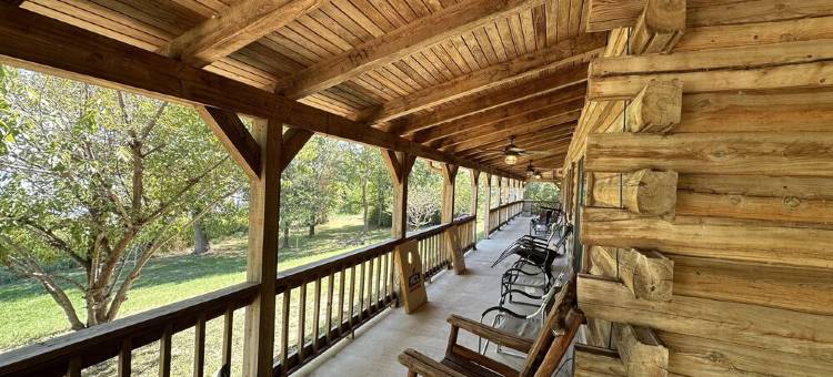 Beautiful Log Home on Lake Limestone. With a full house Back-up Generator.图片