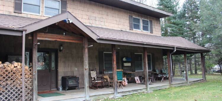 Spacious home in the Heart of 46 High Peaks on The AuSable River - 8-12 Guests图片