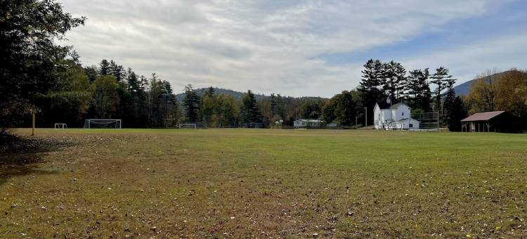Spacious home in the Heart of 46 High Peaks on The AuSable River - 8-12 Guests图片
