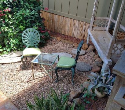 Comfortable, Classy Farmstay Studio, walk to secluded world-class Kahili Beach Hotel Overview