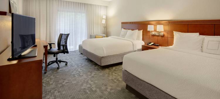 亚特兰大诺克罗斯/桃树角万怡酒店(Courtyard Atlanta Norcross/Peachtree Corners)图片