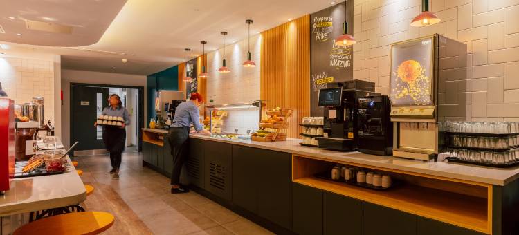 伦敦皇家公园希尔顿欢朋酒店(Hampton by Hilton London Park Royal)图片