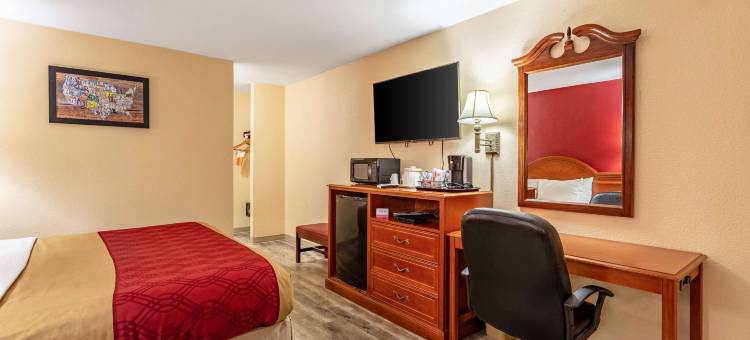 艾柯诺罗奇圣罗莎汽车旅馆(Econo Lodge Inn & Suites)图片