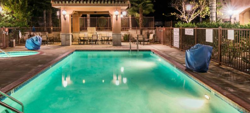 橡城文图拉县万怡酒店(Courtyard Thousand Oaks Ventura County)图片