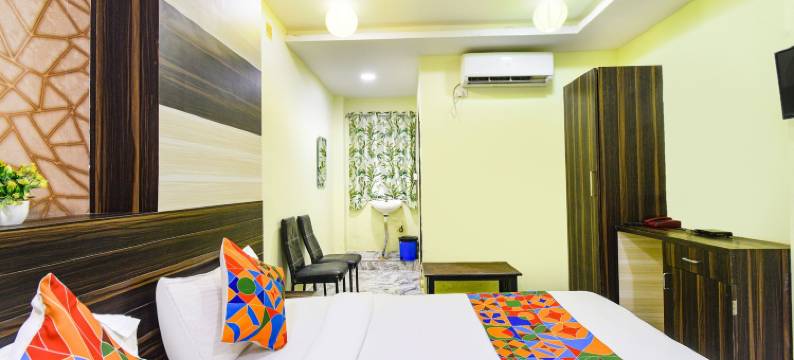 Itsy酒店银河公园(FabHotel Galaxy Shamshabed)图片