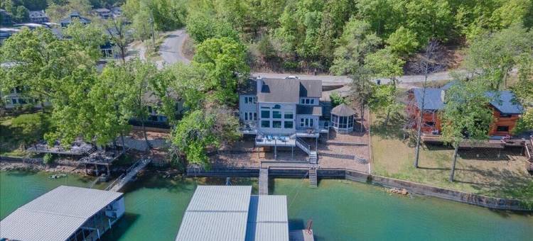 Spacious Lakefront Home-Views, Dock & Close to Margaritaville!图片