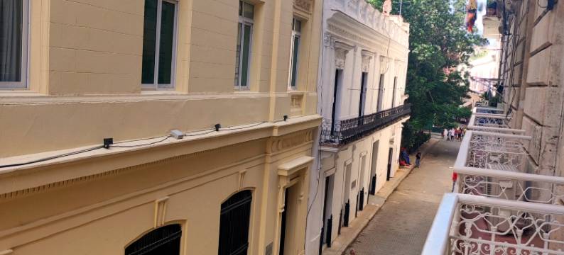 Apartment in Old Havana with free wifi, 2 twins beds and work area图片