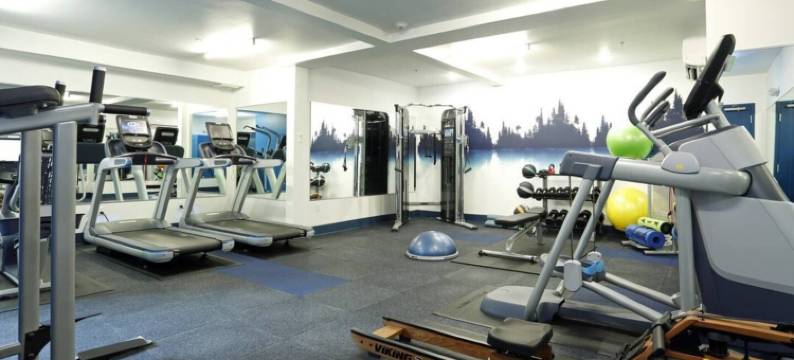 Rooftop Deck and Fitness Center - Luxurious Sophisticated Retreat图片