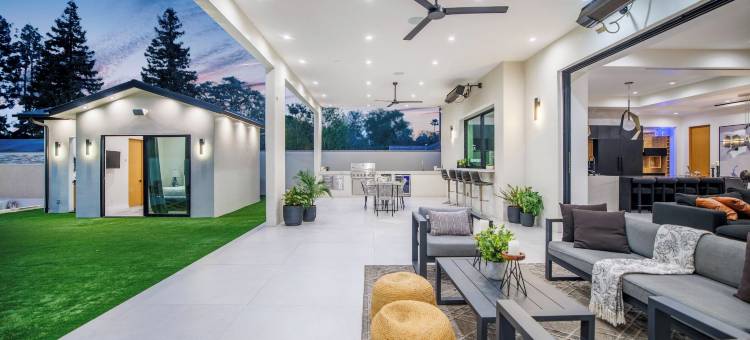 卡利法别墅 - 度假村风格生活，带私人泳池、水疗和剧院(Villa Califa - Resort-style Living w/ Private Pool, Spa & Theater)图片