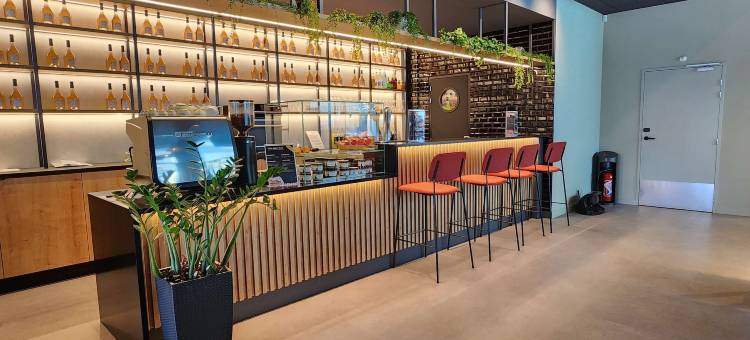 拉罗什续尔雍中心火车站康铂酒店(Campanile la Roche Sur Yon Centre - Gare)图片