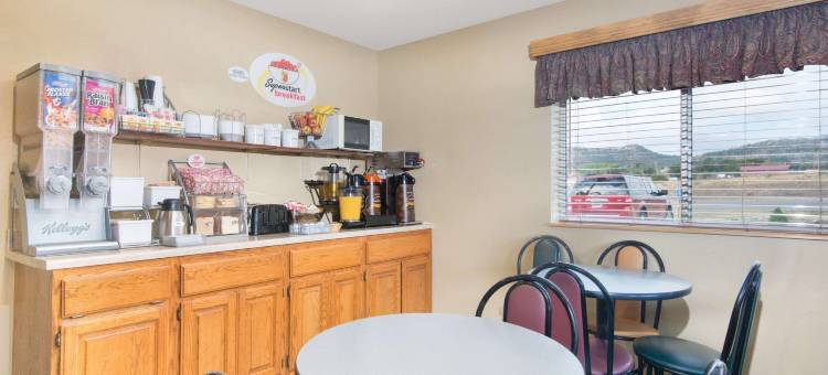 特立尼达速8酒店(Super 8 by Wyndham Trinidad)图片