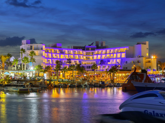 丽曼纳基海滩酒店