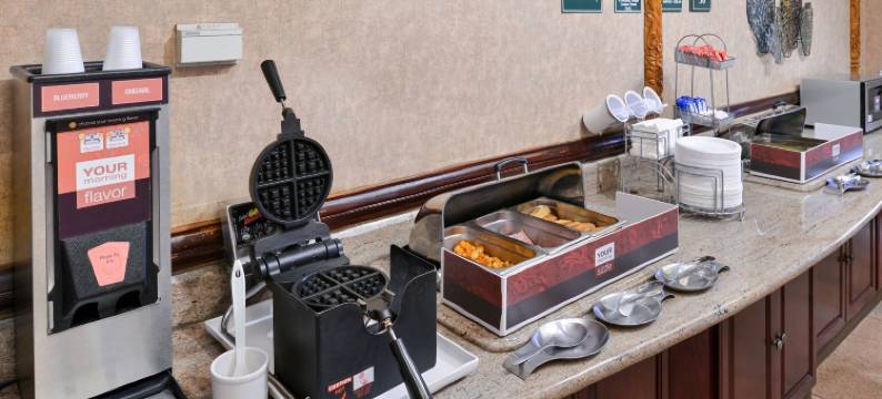 柑橘套房雷德兰兹洛马琳达酒店(Citrus Suites Redlands Loma Linda Hotel)图片