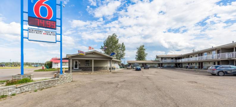 卑诗省纳尔逊堡 6 号汽车旅馆(Motel 6 Fort Nelson, BC)图片