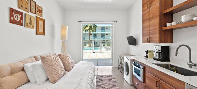 DTPHX时髦泳池边小屋(Funky Pool Side Cabana in Dtphx)图片