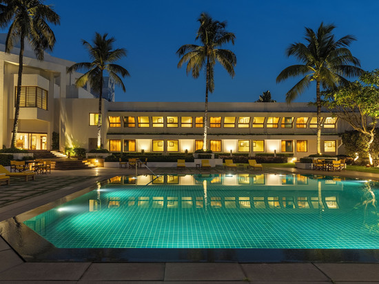 布巴内斯瓦尔三叉戟酒店