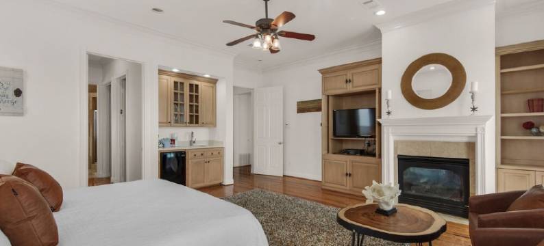 Renovated Interior!  8 Bd & 9.5 BA - Priv Pool & Hot Tub. Open for 2027 Bookings图片