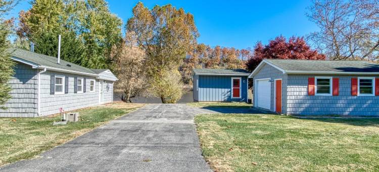 新河三卧室 - 钓鱼、皮划艇、热水浴缸、VT游戏周末(New River 3Br - Fishing, Hot Tub and VT Game Weekends)图片