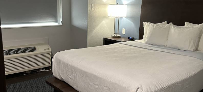 糖溪旅馆与套房(Sugar Creek Inn & Suites)图片