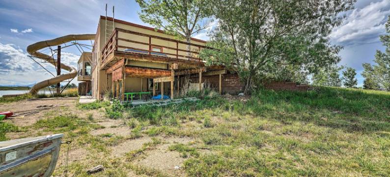 湖边乡村家园 w/ 滑水梯 & 蹦床！(Lakefront Country Home w/ Waterslide & Trampoline!)图片