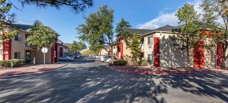 Suburban Studios 阿尔伯克基 上城(Suburban Studios Albuquerque Uptown)图片