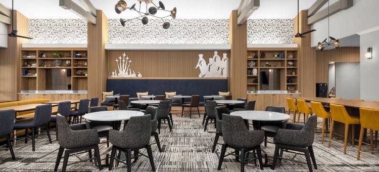 Homewood Suites by Hilton圣迭戈机场-自由站(Homewood Suites by Hilton San Diego Airport-Liberty Station)图片