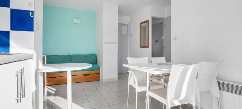 Apartment with Pool Access, Agde图片
