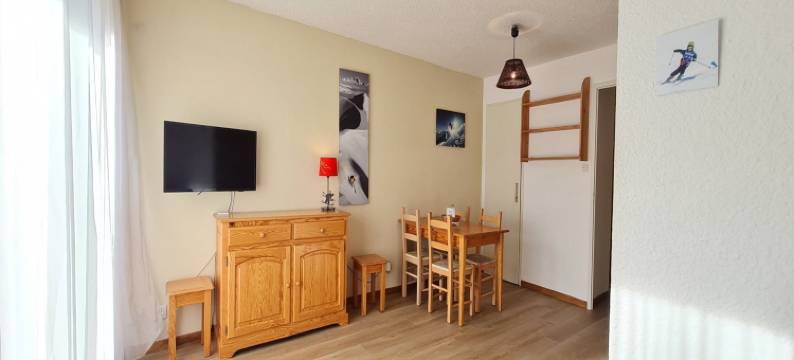 Alpine Comfort with Balcony图片