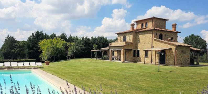 Lago di Chiusi Villa with Pool图片