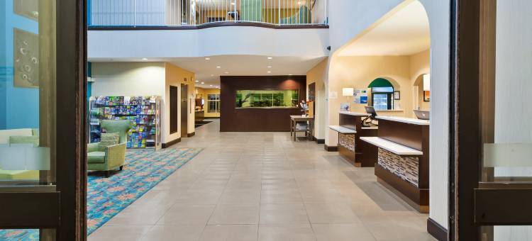 智选假日套房酒店南港 by IHG(Holiday Inn Express & Suites Southport - Oak Island Area)图片