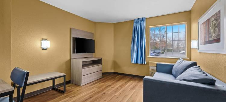 夏洛特 - 行政公园美茵斯坦套房酒店(Suburban Studios Charlotte - Executive Park)图片