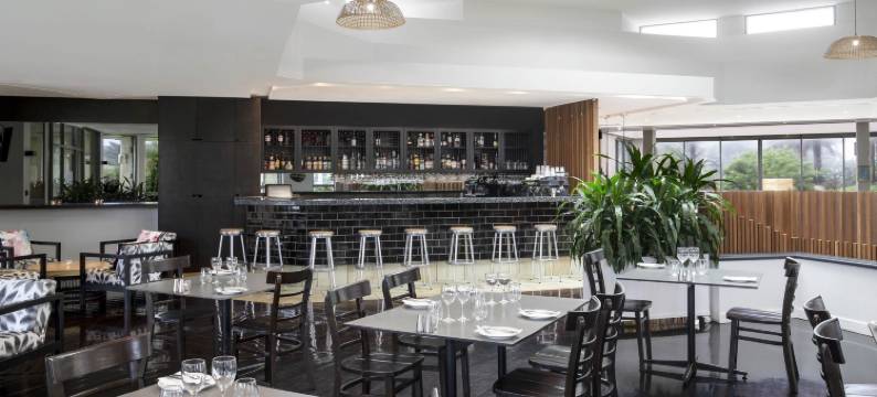 太阳城冲浪者天堂曼特拉酒店(Mantra Sun City)图片