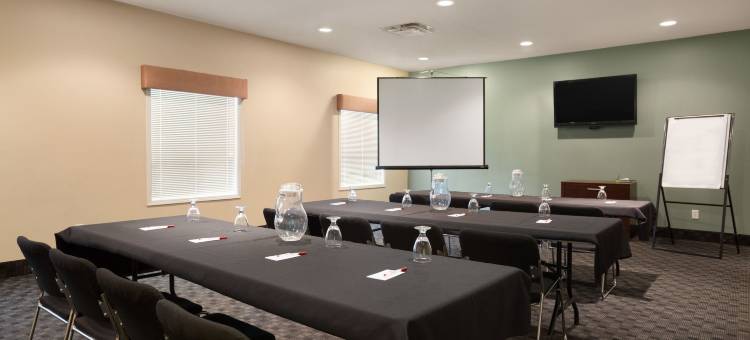 黄金市华美达酒店(Ramada Limited Golden)图片