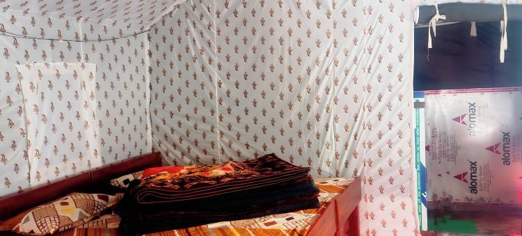 楚普塔河畔营地(River side camp chopta)图片