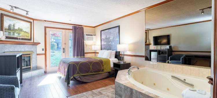 加纳诺克/乡绅度假村温德姆速 8 酒店(Super 8 by Wyndham Gananoque        Country Squire Resort)图片