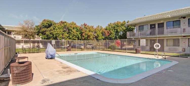 德克萨斯大草原城 6 号开放式客房酒店(Studio 6 Grand Prairie, TX)图片